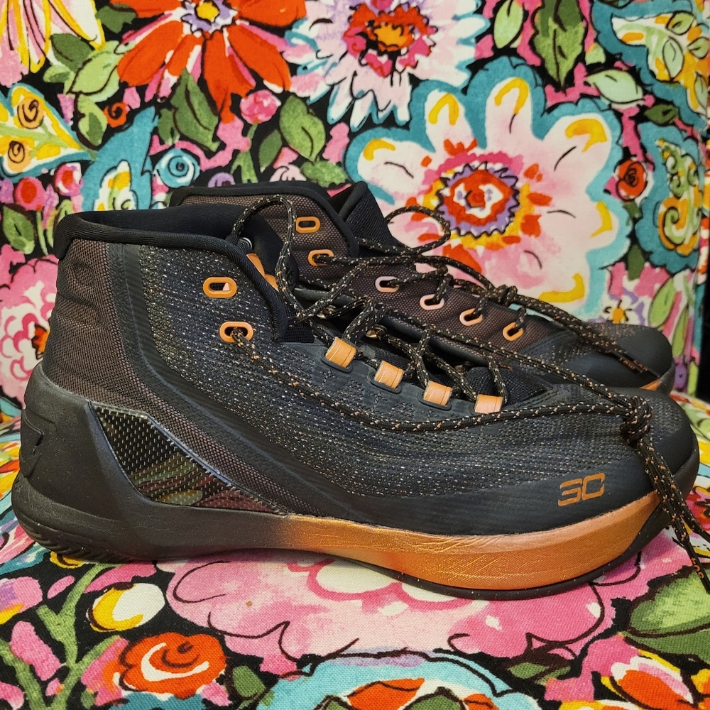 Mens Under Armour basketball shoes size 11
